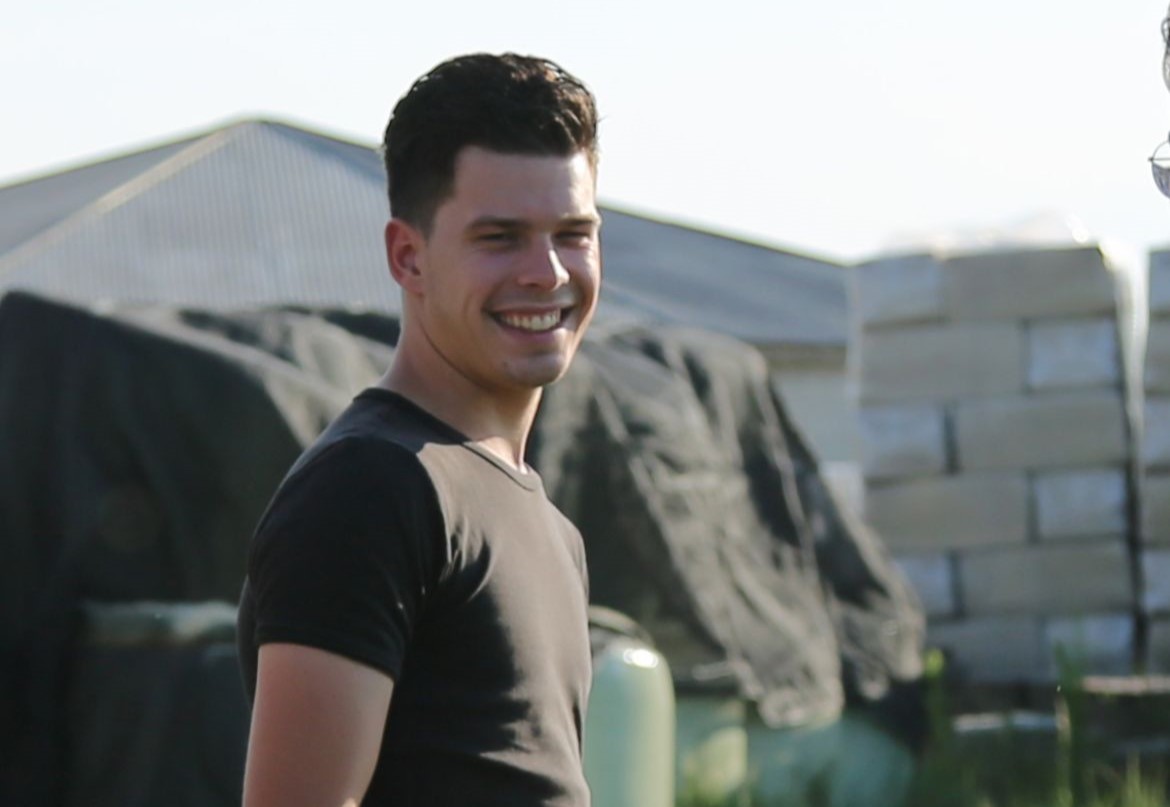 e1f176ab-30fa-4ec5-be2a-8b797ca653a1